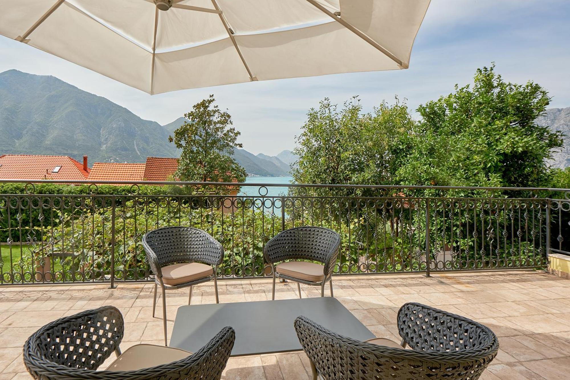 2Montenegro Mimoza Apartments Dobrota Exterior foto